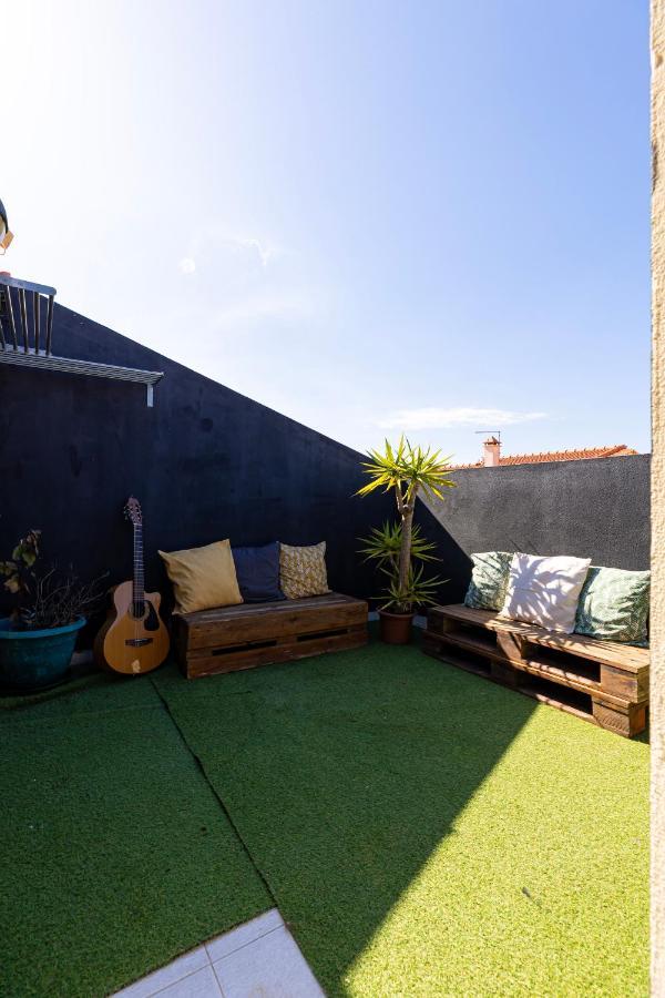 Pineapple Surf House Vandrarhem Atouguia Da Baleia Exteriör bild